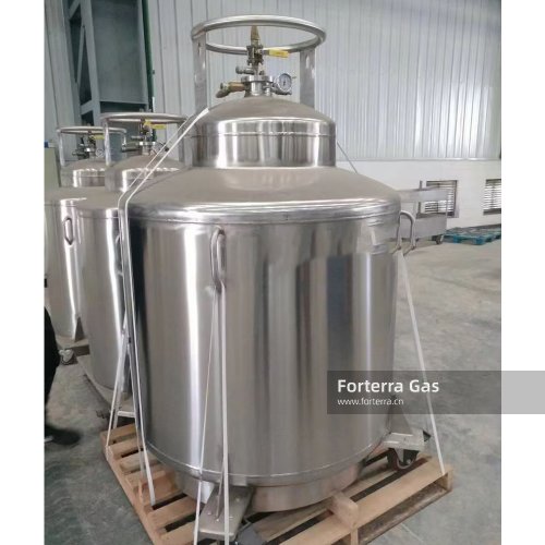 Cryogenic Helium Dewar